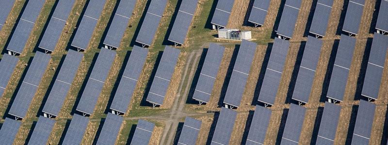 Symbolbild. Solenergipark.  Foto: Creative Commons lic. Kredit: The other key