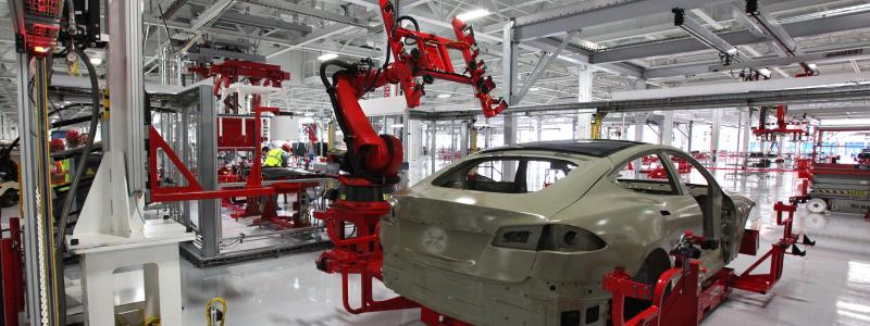 Elbilstillverkning av Model S på Tesla Factory i Fremont, Kalifornien
Fotokredit: Steve Jurvetson - Flickr: Tesla Autobots