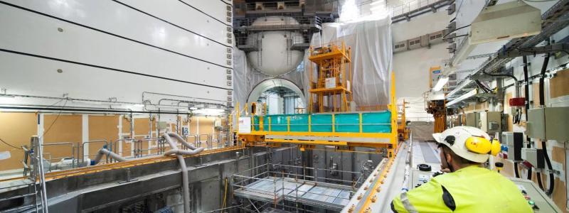 Finländska kärnkraftverket Olkiluoto 3. Den 1 600 megawatt starka OL3-reaktorn producerar cirka 14 procent av Finlands elbehov. Samtidigt är den Europas största kärnkraftsenhet. Arkivbild från reaktorhallen år 2018. Foto: TVO