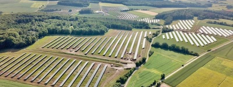 Solpark Massbach i Bayern, Tyskland. Foto: EnBW Energie Baden-Württemberg AG.