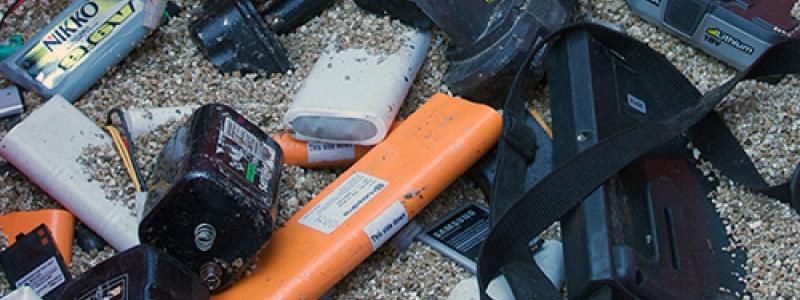 Många offentliga platser saknar nödvändig brandskyddsutrustning för litiumjonbatterier, vilket ökar risken för olyckor och skador. Foto: Cebon Group