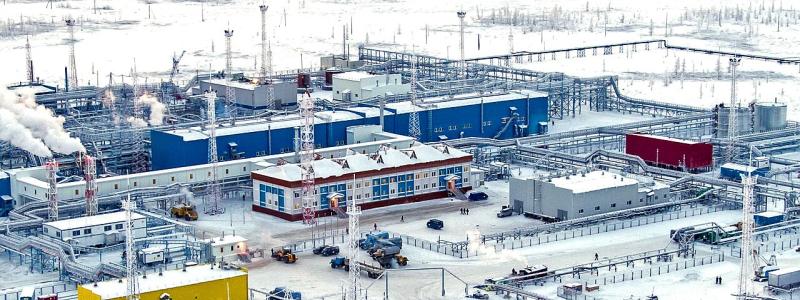 Gazproms anläggning vid koncernens gasfält för gasproduktion i närheten av staden Zapolyarnoye i Siberien. Foto: Wikipedia, Kredit: Government.ru