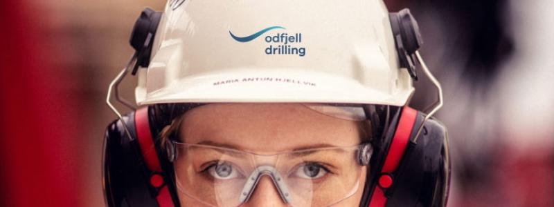 Maria Antun Hjellvik säger: - Jag tycker om att arbeta på Odfjell Drilling för att jag får ta mig an de utmaningar som vår industri står inför de kommande åren. Det är spännande att få vara med och utveckla lösningar och att arbeta tillsammans med mina kollegor för att nå vårt mål om utsläppsfri borrning. Foto: Odfjell Drilling