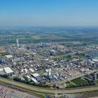 Flygbild över BASF:s stora kemikomplex i Antwerpen där ett CCS- och blått vätgasprojekt, Kairos@C, planeras. Foto: BASF