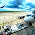 Tankning vid Charles de Gaulles flygplats i Paris. Flygbolag varnar för ökade kostnader när EU:s krav på syntetiskt flygbränsle närmar sig. Foto: Wikipedia Commons Lic. Kredit: Mike Peel.