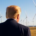 Trump-administrationens nya energilag stoppar stöd till sol och vind, höjer tullar och pressar försäkringskostnader – branschen varnar för massiva bakslag. AI-genererad bild - ej ett fotografi, Upphovsrätt: Conventus.