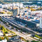 Esbo är Finlands näst största och snabbast växande stad. År 2022 passerade Esbos befolkning gränsen på 300 000 invånare och hösten 2023 bodde där 312 700 personer.Foto: Espoo.fi