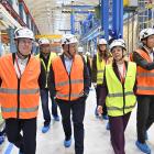 Fabriksvisning. Pressbild: Hitachi