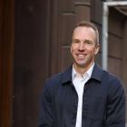 Emil Berggren, gruppchef och ansvarig för fjärrvärme på Energiföretagen, tror att en sänkt energiskatt för elpannor och värmepumpar i fjärrvärmeverksamhet skulle göra mycket för att främja diversifierad produktion. Foto: Energiföretagen