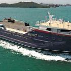 Konceptbild och fartyg av typen stern landing vessel som ligger till grund för hybridlösningen med mikroreaktorer. Bild: Seatransport Pty LTD