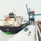 En ny rapport från IVL Svenska miljöinstitutet visar att energibolag och hamnar ser så kallade vätgasbaserade elektrobränslen som nödvändiga, men tvekar att investera. Foto: Brightnest