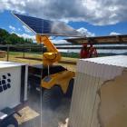 Robotar monterade över 500 000 solpaneler vid Engies nya Goorambat East Solar Farm i Victoria. Foto: Luminous