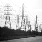 Rad av elstolpar i Webster, Texas. Dessa torn förde tidigare elektricitet från ett koleldat kraftverk. Foto: Wikipedia Commons, kredit. Jim Evans
