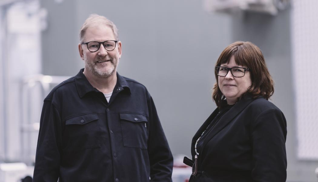 Patrik Persson, vd Holtab och Pernilla Sundén, personalchef Holtab. Foto: Holtab