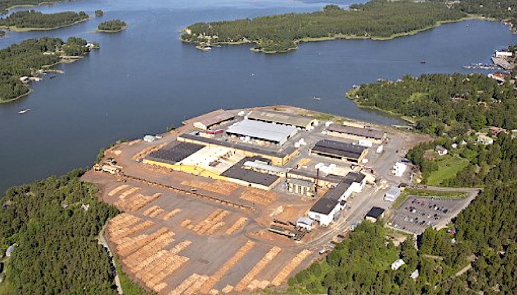Merikarvian Lämpö Oy (Sastmola Värme Ab), som köper in och säljer fjärrvärme till slutkunderna, behöver enligt kommunen inte göra några större investeringar för att kunna dra nytta av den nya lösningen. Bild: Merikarvian Lämpö Oy