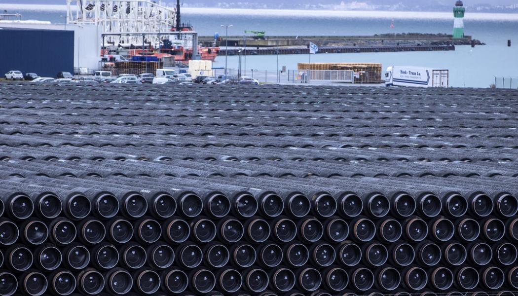 Jens Buettner/AP/TT: Rör till den omstridda gasledningen Nordstream 2. Arkivbild.