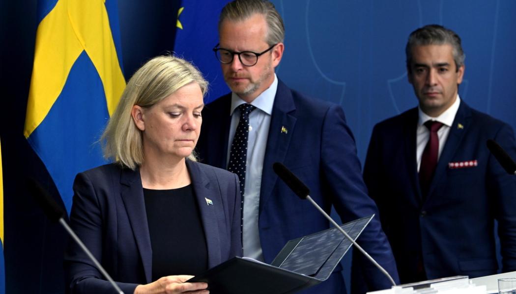Anders Wiklund/TT: Statsminister Magdalena Andersson, finansminister Mikael Damberg och energi- och digitaliseringsminister Khashayar Farmanbar vill agera i EU för att få ned de höga elpriserna.
