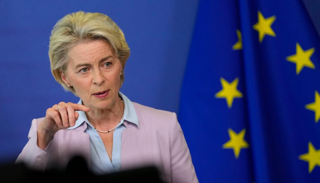 Virginia Mayo/AP/TT: Målet för pristaket för inköp av rysk gas är att skära ned Rysslands inkomster, uppgav kommissionsordförande Ursula von der Leyen när förslagen presenterades.