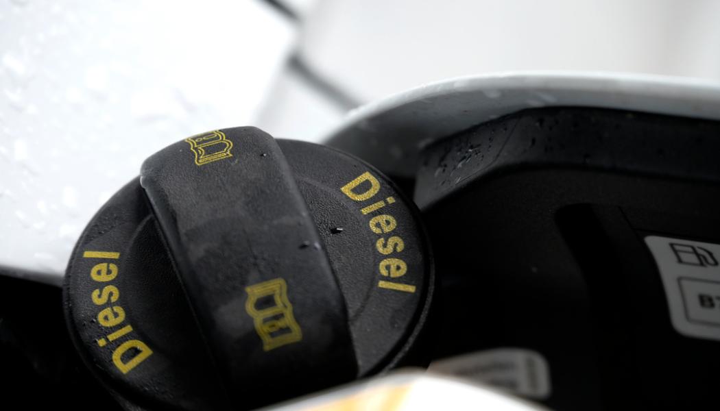 Janerik Henriksson/TT: Under lördagen kostar en liter diesel över 26 kronor. Arkivbild.