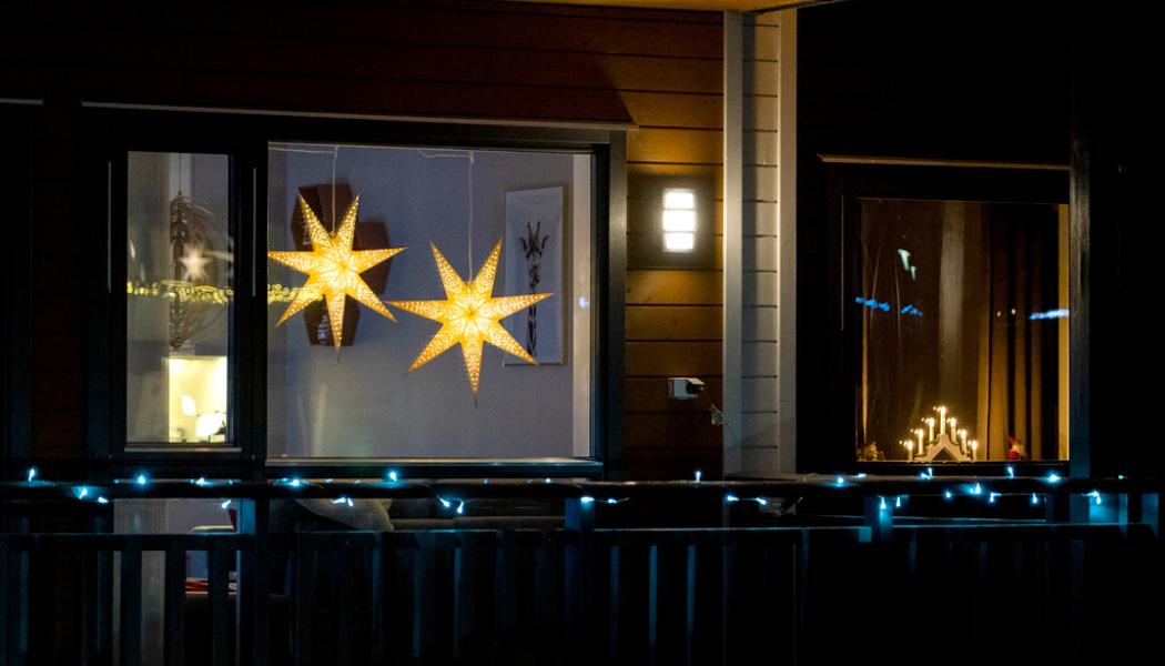 Gorm Kallestad/TT/NTB: Att ha julstjärnan tänd kan man unna sig enligt Vattenfalls klimatcoach, så länge det är en led-lampa. Arkivbild.