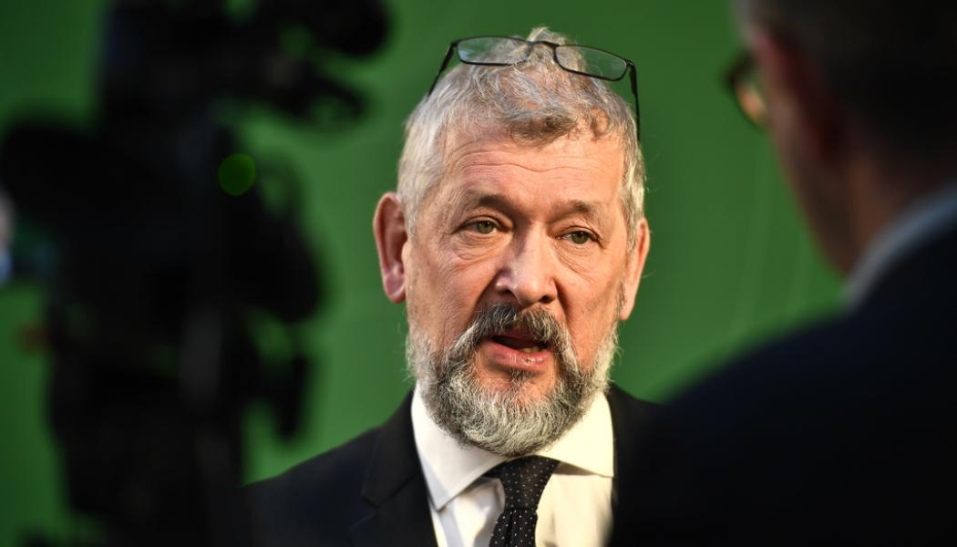 Caisa Rasmussen/TT: Försäkringskassans generaldirektör Nils Öberg möter medier efter presskonferens om utbetalningen av elstöd.