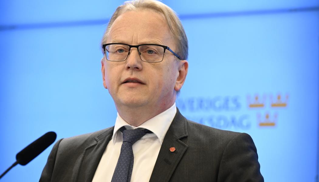 Jessica Gow/TT: Socialdemokraternas energipolitiska talesperson Fredrik Olovsson vill att energi- och näringsminister Ebba Busch snarast kommer till näringsutskottet om elstödet. Arkivbild.