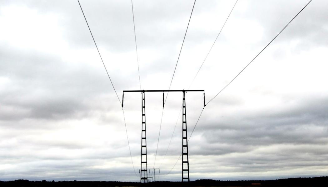Hasse Holmberg/TT: Energimarknadsinspektionen pausar genomförandet av en ny reglering som skulle styra elnätsföretagens intäktsramar de kommande fyra åren. Arkivbild.