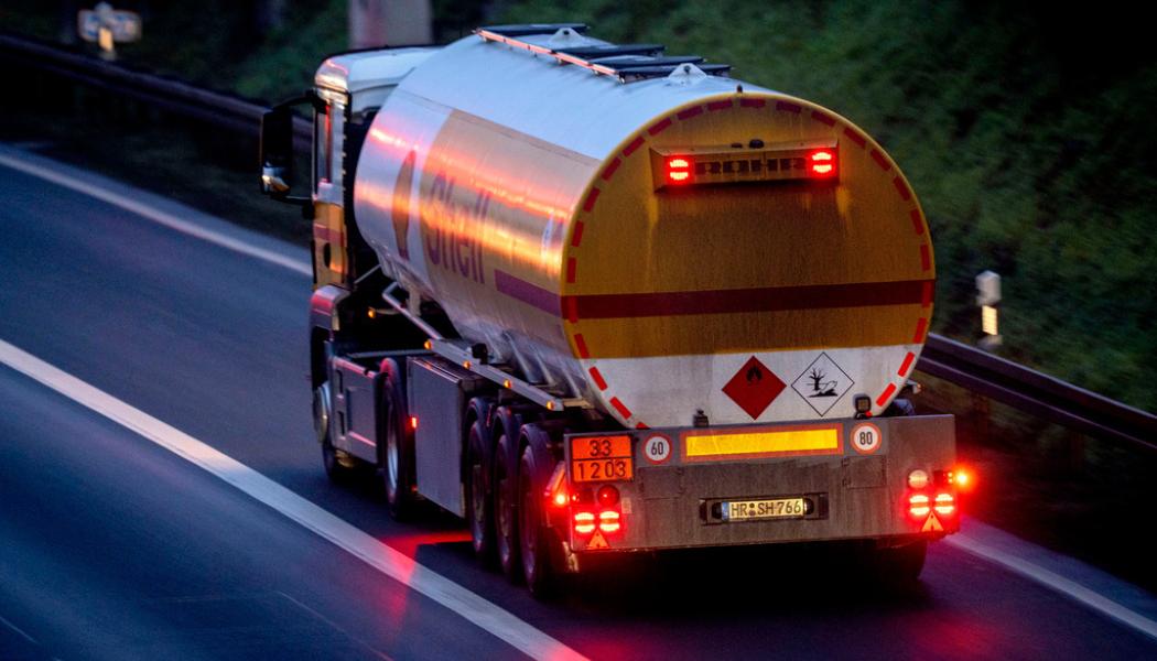 Michael Probst AP/TT: Tillfälligt strypta diesel- och bensinleveranser från Ryssland. Arkivbild