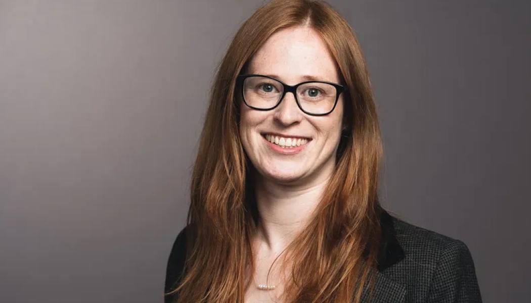 Clare Jackson, vd för branschorganisationen Hydrogen UK, varnar för att regeringen måste agera snabbare för att stödja utbyggnaden av infrastruktur för att transportera och lagra vätgas i hela landet – annars riskerar man att gå miste om möjligheten att kraftigt sänka kostnaderna under detta decennium.
– Vi måste absolut accelerera, när det gäller transportinfrastruktur… och lagringsinfrastruktur, sade hon i en intervju med Hydrogen Insight.