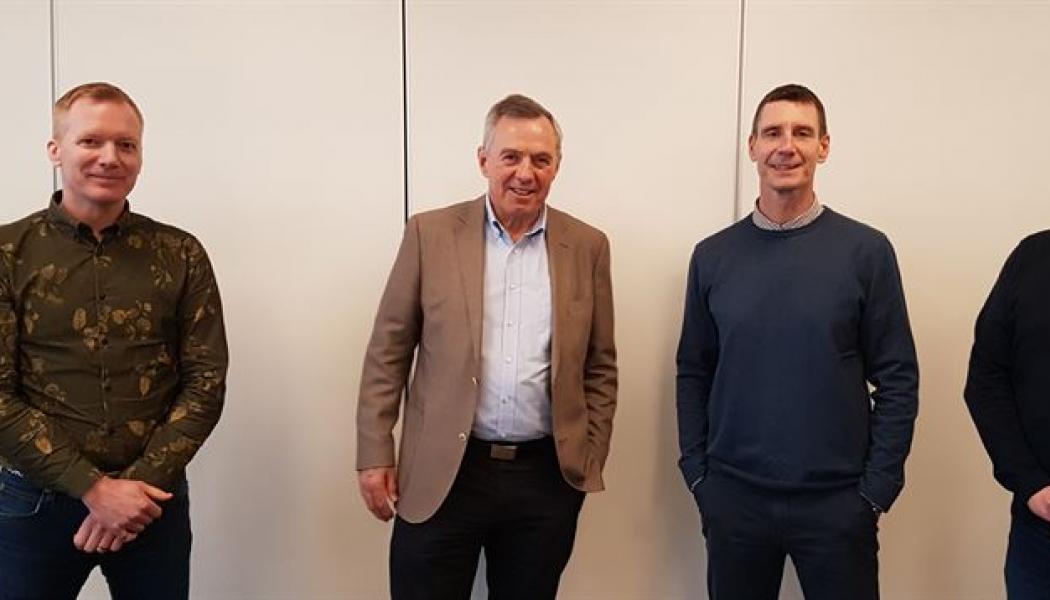 Från vänster: Torbjörn Fagerberg, Avdchef Örebro EL Lars Bonnedahl , Förvärvsgruppen Magnus Skoglund, VD och ägare till Skoglund EL & Tele AB Sven Westdahl , Regionchef Närke, Östergötland , Gotland. Foto: Bravida