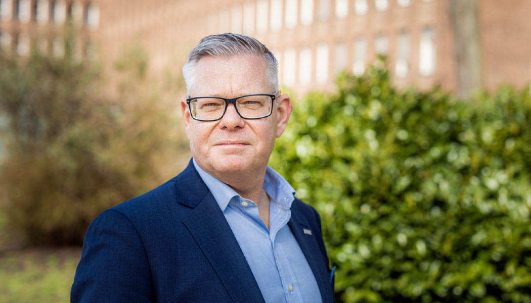 Investeringar som denna kommer att behövas på flera håll för att säkra framtidens behov av el. Med bättre kapacitet i våra elnät skapar vi möjligheter för kommuner och näringsliv att växa och skapa arbetstillfällen, säger E.ONs regionchef, Peter Hjalmar. Pressbild: E:ON