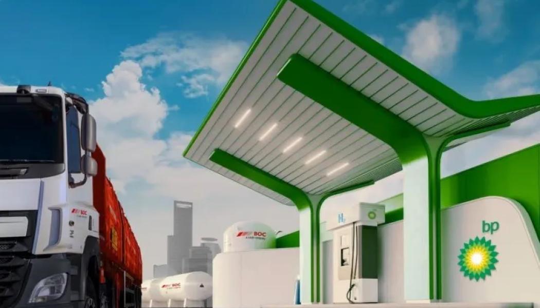Trots nedläggningen lyfter BP fortfarande vätgas som ett viktigt område för framtidens transporter. På sin webbplats beskriver bolaget att man undersöker möjligheten att etablera upp till 25 tankstationer för vätgas till tunga fordon fram till år 2030. Bild: BP