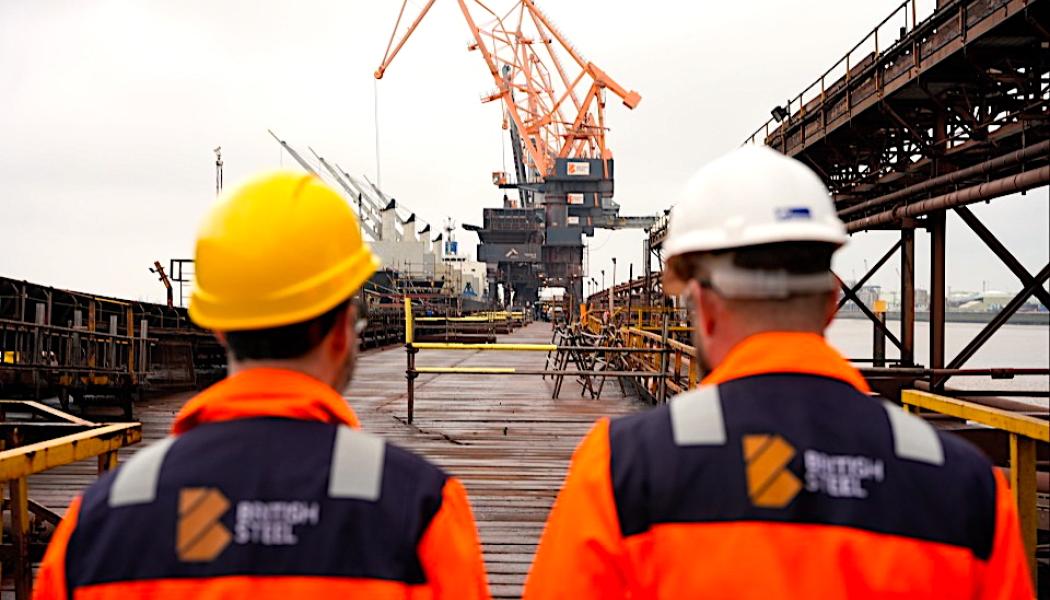 För att finansiera omställningen pekar den brittiska regeringen på den statliga investeringsfonden National Wealth Fund, där motsvarande cirka 5,8 miljarder pund har avsatts för satsningar på bland annat vätgas, stål och koldioxidinfångning.