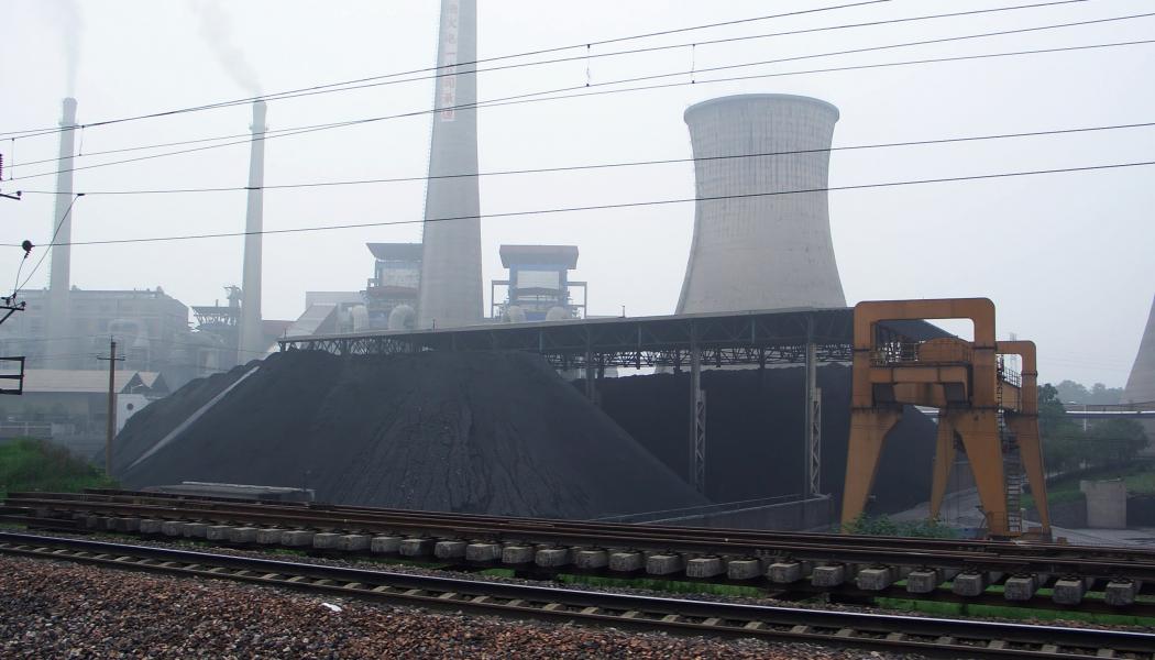 Kinesiskt kolkraftverk i drift. Foto: Wikimedia Commons