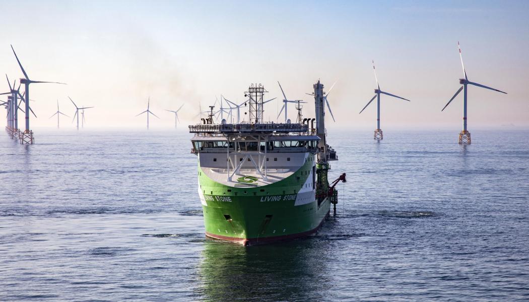 Kablarna lades av DEME Offshores Viking Neptun, och begravningsarbetena slutfördes av DEME Offshores Living Stone. Foto: DEME Offshore