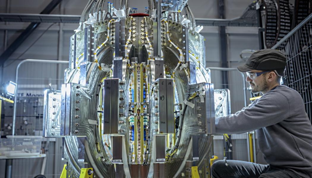 Tokamak Energys Demo4 – ett komplett system av HTS-magneter byggda i en tokamak-konfiguration. Foto: Tokamak Energy