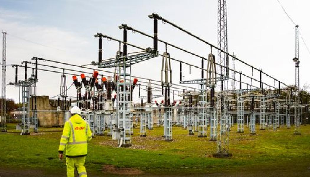 Investeringen i Söderåsen ökar elnätets resiliens. Station Söderåsen är en viktig knutpunkt för stamnätet och elförsörjningen i södra Sverige. Svenska kraftnäts stamnät och E.ONs regionnät har en stark koppling sinsemellan i nordvästra Skåne och systemen utgör reserv för varandra. Foto: Christian Andersson, Apelöga