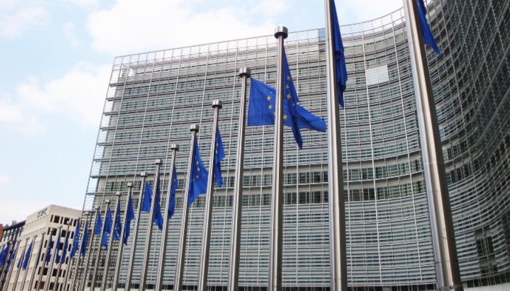 Europeiska Kommissionens högkvarter i Bryssel. Kommissionen ska först granska stödpaketets lämplighet och proportionalitet. Foto: Creative Commons lic. Pixabay