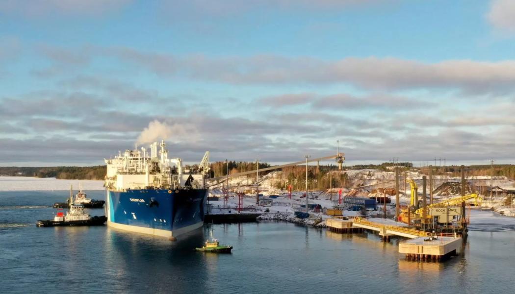 LNG-fartyget Exemplar anländer till terminalen i Ingå. Foto: Gasgrid Finland Oy
