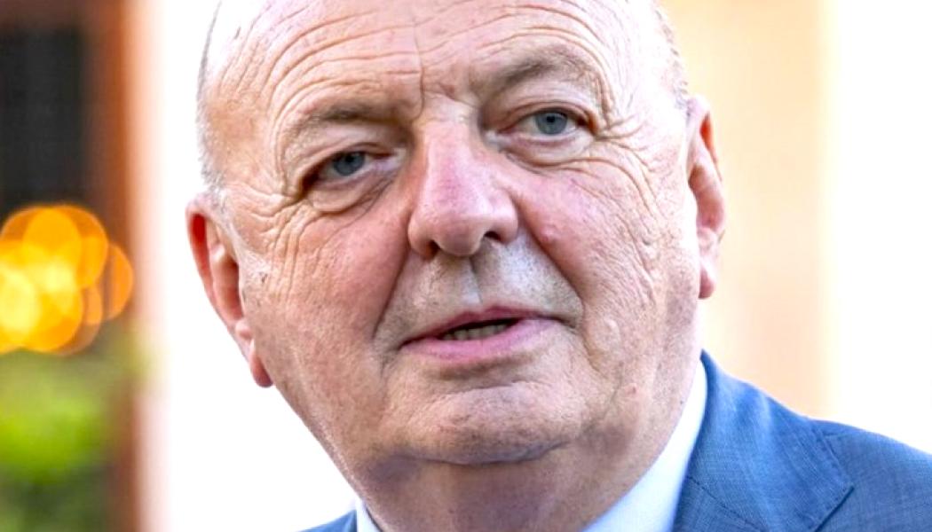 – Förbudet mot nya förbränningsmotorbilar 2035 är absurt och måste revideras, sa Italiens Energi- och miljöminister Pichetto Fratin till Reuters. Foto: Wikipedia Common, kredit: Ministero della Transizione ecologica