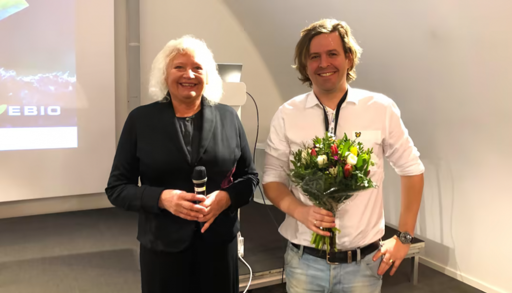 Cecilia Häckner, dotter till Jan Häckner och Fabian Levihn 2022 års Jan Häckner-pristagare. Foto: Svebio