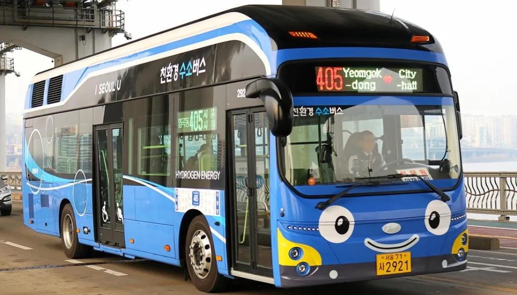 Glad Hyundai vätgasbuss i sydkoreanska huvudstaden Seoul.Photo: Wikimedia Common.