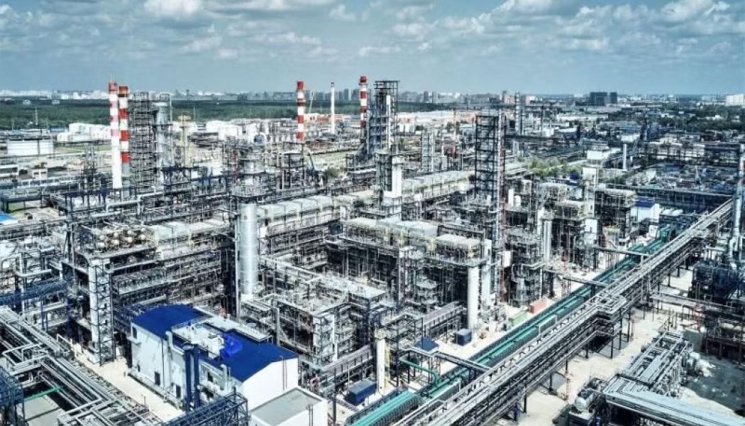 Gazprom Nefts raffinaderi utanför Moskva. Foto: Gazprom Neft
