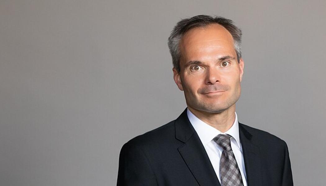 Enligt Kai Mykkänen, Finlands miljö- och klimatminister, strävar regeringen efter att påskynda byggandet av små kärnkraftverk. Foto: Wikipedia, kredit:/kuvapankki.valtioneuvosto.fi/f/M8NC