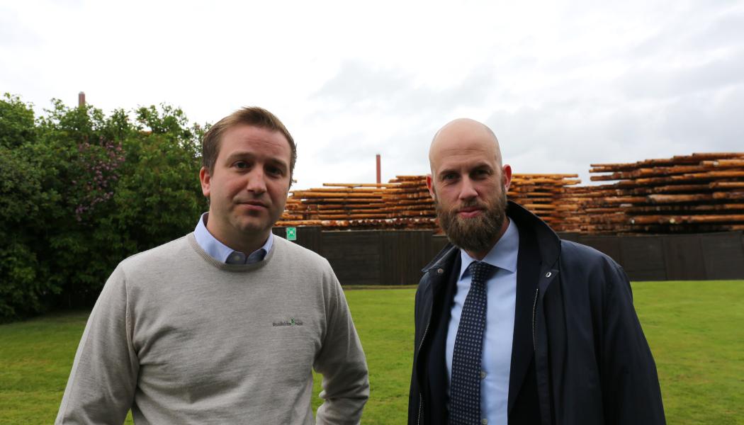 Ministerbesök hos Rundvirke Poles. Pressbild: Rundvirkes Poles 