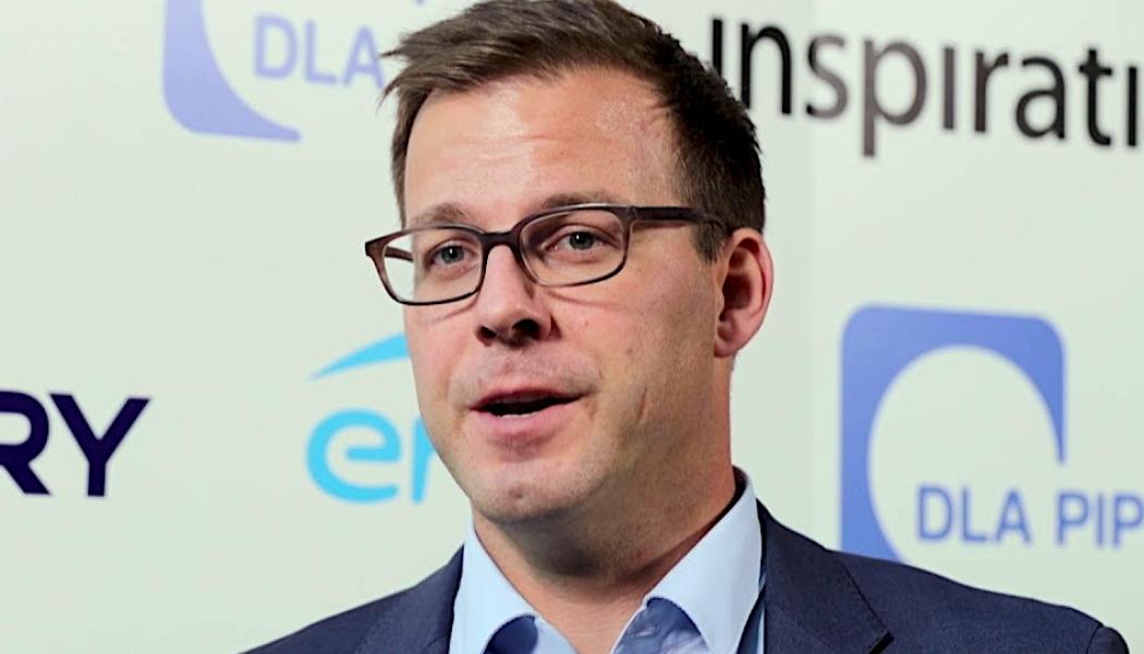 - Datacenter förväntas framöver lokaliseras till områden med riklig förnybar energi, såsom Nordvästra USA, Texas, Spanien och Norden. Denna trend förväntas påverka de närmaste 5–10 åren, och med AI:s framväxt blir VPP en central del, vilket kräver att förnybar energi anpassar sig snabbt, säger Luca Pedretti. Foto: Pexapark/Inspiratia