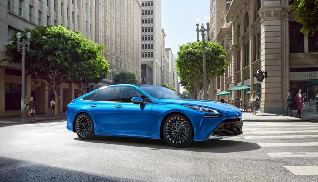 Mirai XLE blir USA:s billigaste nya bil efter ras i försäljningen. Foto: Toyota