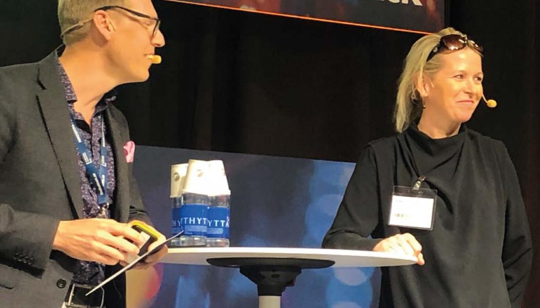 Lars Bern, projektledare på Lindholmen Science Park och Charlotta Ahlberg, strategisk analytiker vid Volvo Cars föreläste om projektet PEPP (Public EV Power Pilots) på Elfackmässan i Göteborg. Susanne Strömberg från RISE (inte med på bild) deltog också vid föreläsningen.