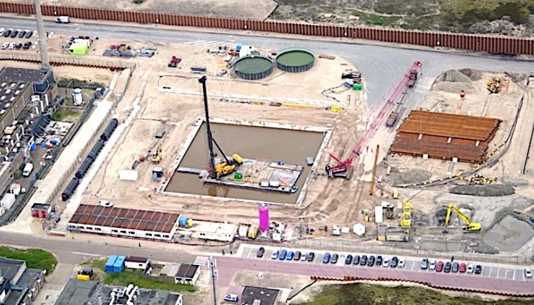 Aktiviteterna har nu börjat i själva byggfundamentet, inklusive förstärkning av väggarna med 162 borrade stålrör och 15 ankarsnören. Ankarsnörena är mellan 48 och 64 meter långa och fästs i marken med en injekteringsblandning. Foto: Pallas