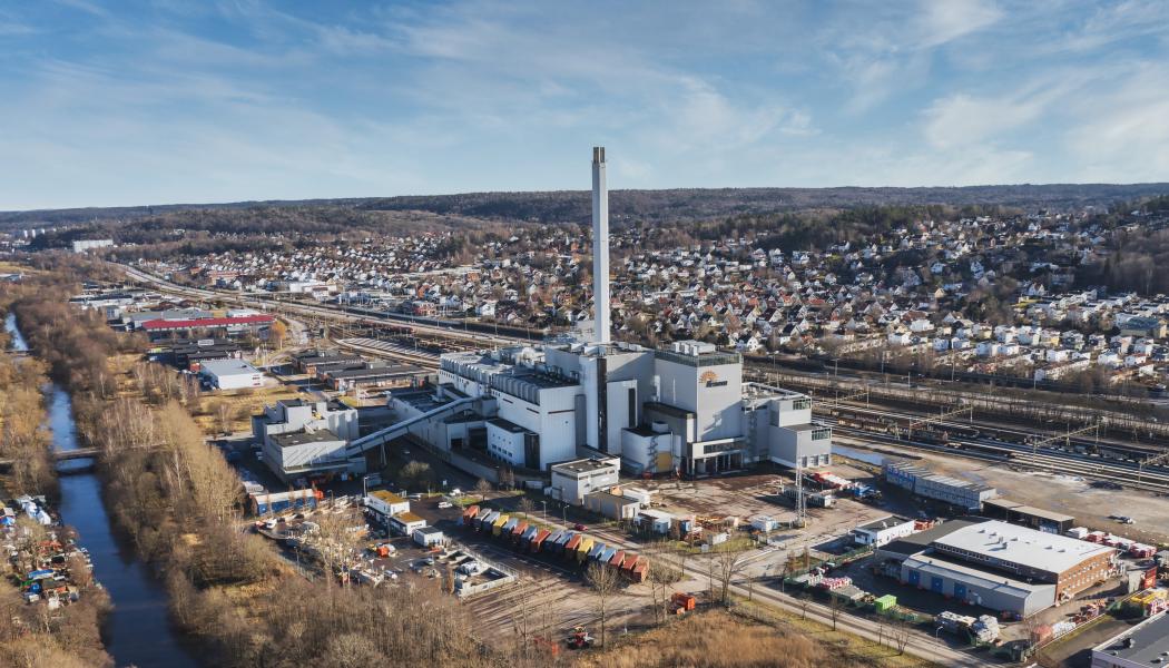 Renovas avfallskraftvärmeverk i Göteborg är ett av världens mest effektiva. Här blir varje år ca 550 000 ton brännbart avfall, som inte kan återvinnas på annat sätt, till el och värme. foto: Joacim Winqvist.